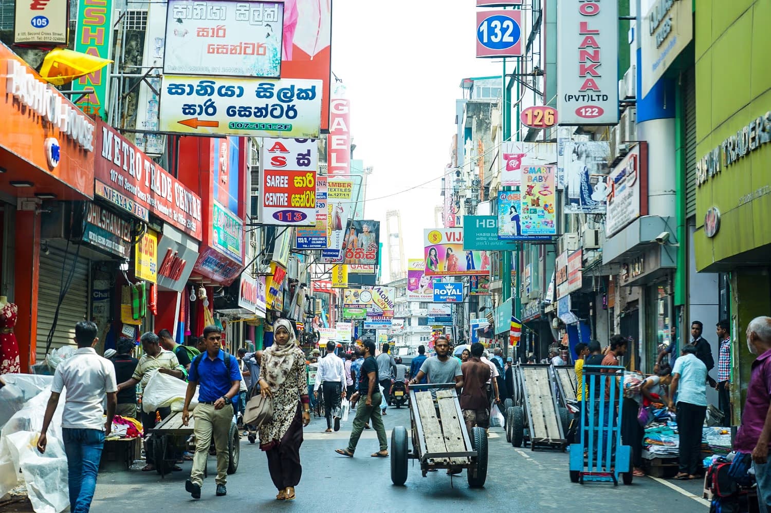 pettah market daytour in colombo srilanka