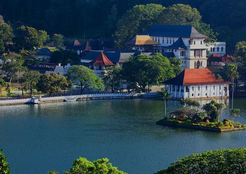 kandy lake daytour in srilanka 2025