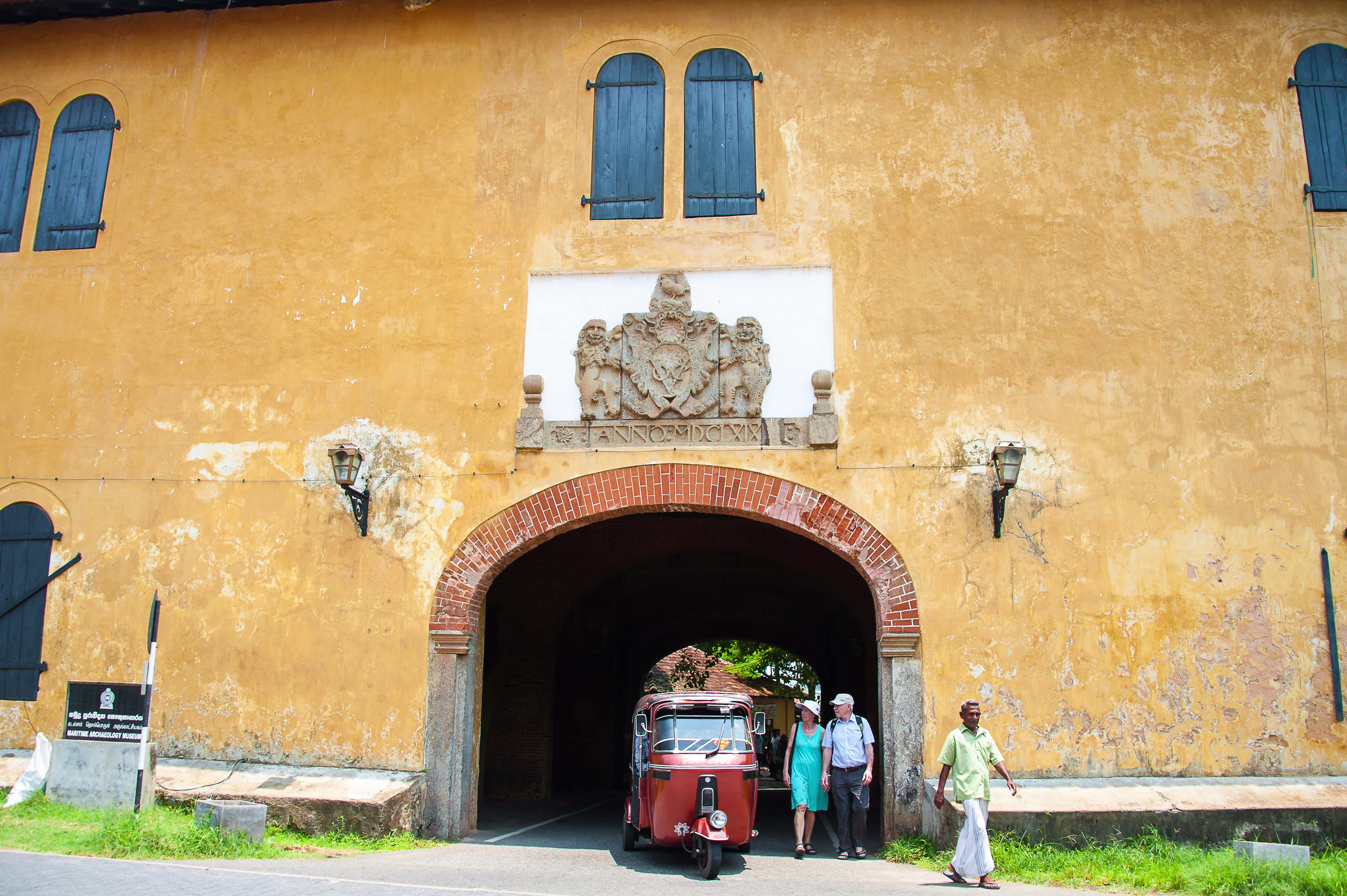 galle old gate rampart daytour in galle srilanka 2025 galle old gate rampart daytour in galle srilanka 2025