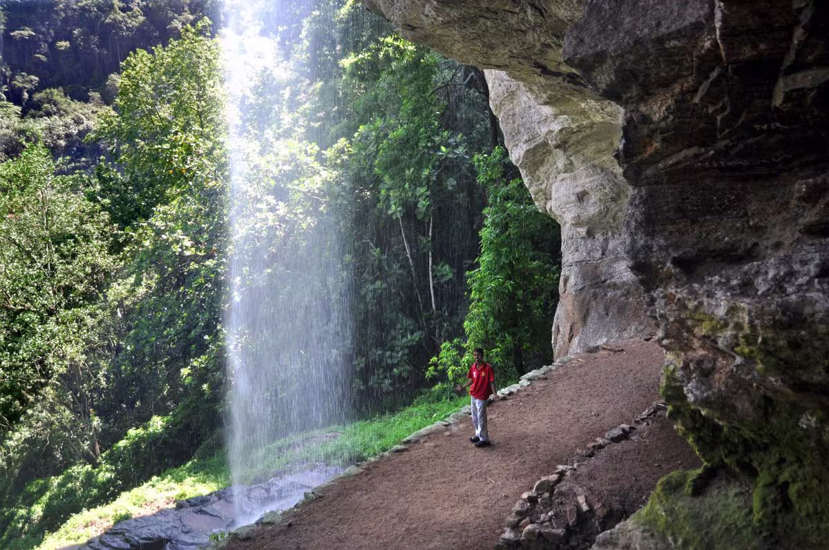kitulgala belilena cave exploration in srilanka best daytours 2025 belilena kitulgala cave exploration in srialnka 2025