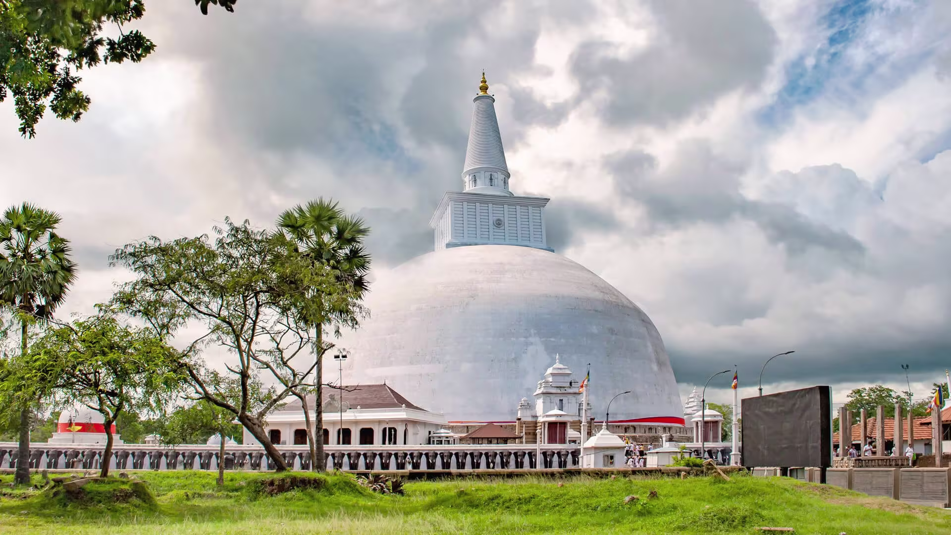 anuradhapura buddhist pilgrimage tours in srilanka 2025
