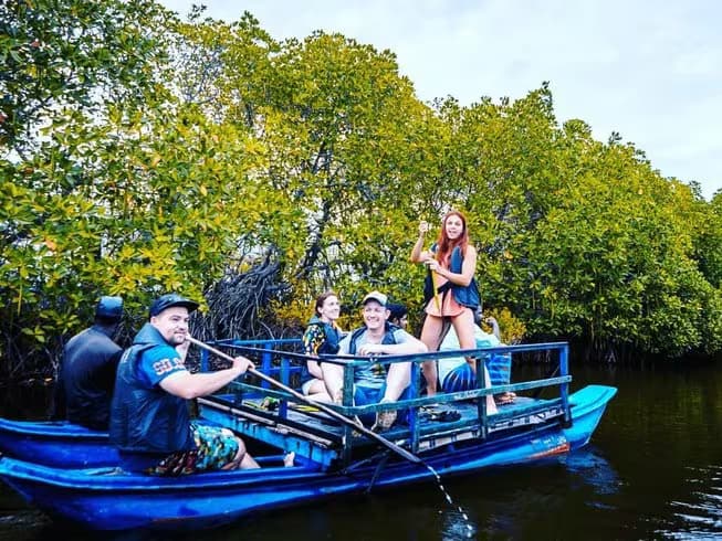 arugambay boat lagoon tour in srilanka