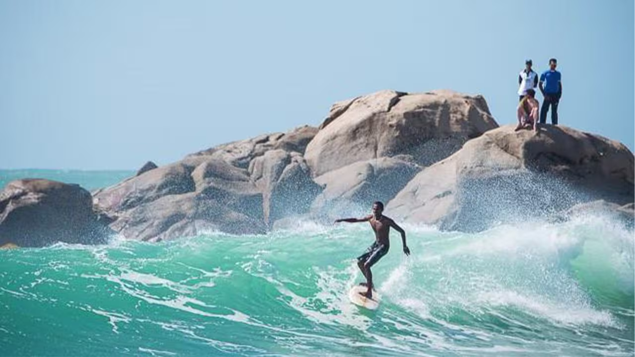 arugambay whisky surf point in srilanka