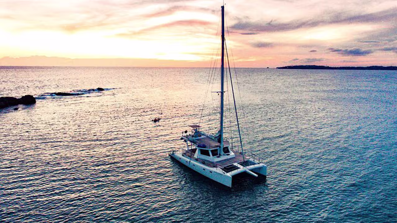 trincomalee sunset sailing in srilanka 2025
